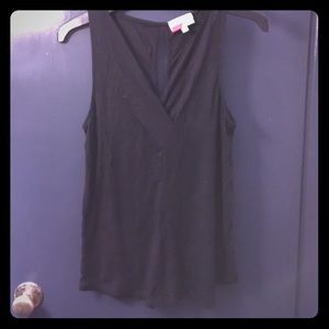 Black v-neck tank